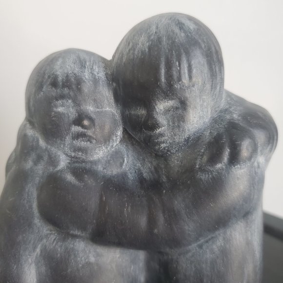 VTG Ceramic Native Inuit Folk Art Figurine Eskimo Hugging Friends Matte Glaze - Picture 7 of 8